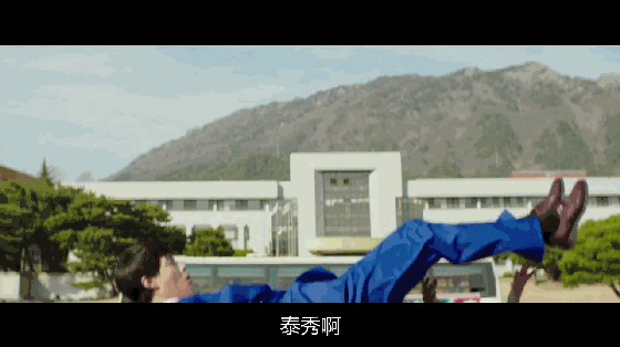 韩国犯罪片，混混打架看书效率高，考上检察官赢取白富美！