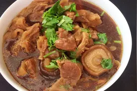 “家常炖牛肉”3分钟让大家学会，肉质软烂汤汁鲜美，非常好吃