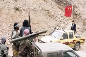 中国国旗有多牛，非洲叛乱分子见了立马停火让行，还主动问好！视频封面