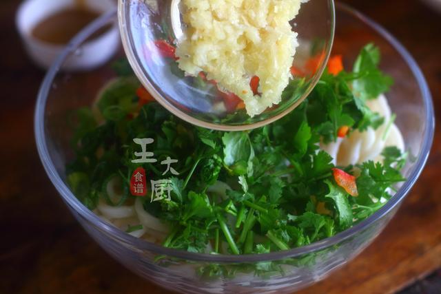 最正宗的麻酱拌面，以后不用出去买了，自己在家做好吃又实惠