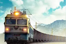 为什么无论白天还是夜晚，火车司机都会开着车灯？总算明白原因