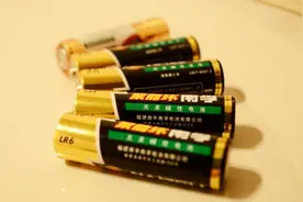 家里的废旧电池别扔了，教你一招变废为宝，省钱又实用视频封面