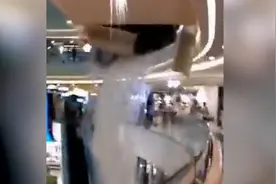 暴雨致倒灌，商场扶梯脱落击穿天花板视频封面