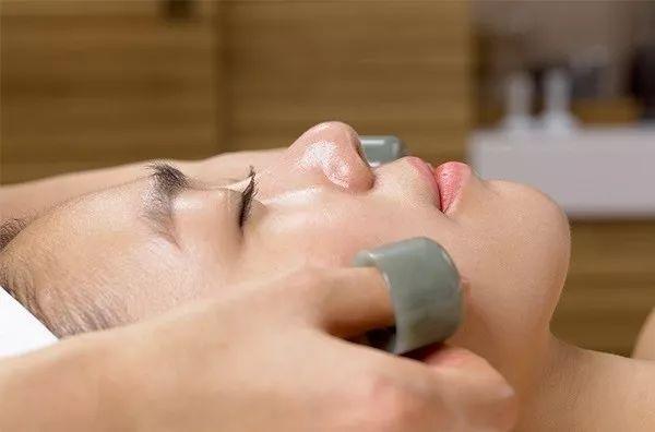 欧舒丹身体乳带亮片吗