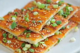 排队20分钟才买得到的酱香饼，教你在家做，不用烤箱，真好吃视频封面
