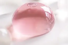 英国大学生发明环保可食用水球，这小小的水球真能替代矿泉水吗？