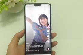 教你在抖音上发黄色字体特效的评论，非常亮眼！视频封面