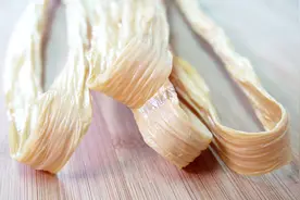 爱吃腐竹一定得收藏，学会这种懒人特色做法，1斤腐竹不够吃视频封面