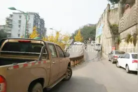 经常在坡路上停车，对车子有什么伤害？停车的这3个误区，搞明白视频封面