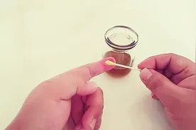 被烫伤了火辣辣疼痛怎么办？教你一招，快速止痛不留疤，太实用了视频封面