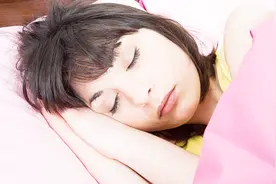 女性身体5个最脆弱的部位，这么吃，这么做，就能养好身体视频封面