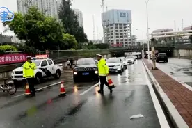 截至下午4点 天津市区因降雨临时交通管制的地道全都恢复通行视频封面