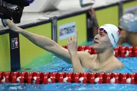 孙杨勇夺200米自由泳金牌！夺冠后的这个举动刷屏！图片