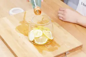 柠檬别再泡水喝了，用白醋泡一泡，这个作用太神奇了