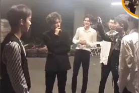 乐华七子吃醋了！杰哥不能只给火箭少女拍照哦视频封面