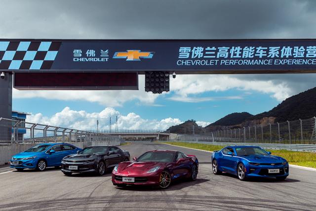 美国人最骄傲的超跑，体验雪佛兰科尔维特