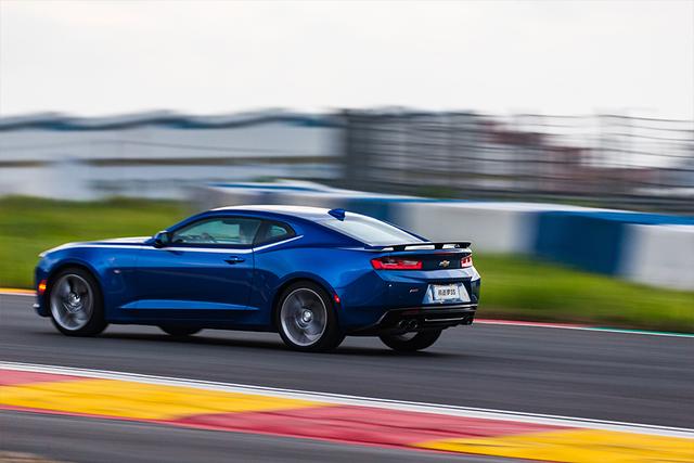 美国人最骄傲的超跑，体验雪佛兰科尔维特