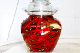 乡村潘哥：教你在家腌制泡椒，酸脆爽的诀窍全在这，看完你也会视频封面