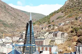 为什么有那么多人，微信自称住安道尔？看完我终于明白了视频封面