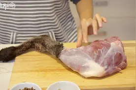 袋鼠肉到底好不好吃！我们用几种不同的方式来品尝了一下