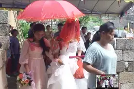 广东农村小伙的网络恋爱终于结婚了！新娘好漂亮，好多人围观拍照