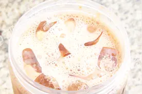 两款网红奶茶检出禁用物质 记者街头调查~昆明仍在销售视频封面