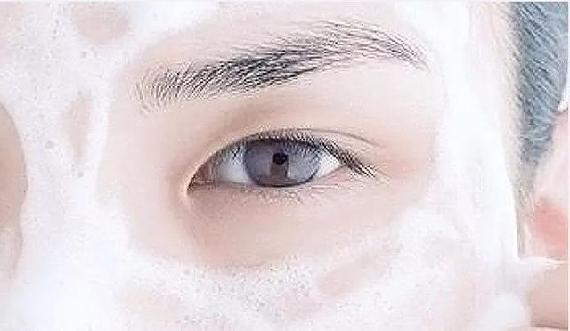 用它洗脸=敷面膜，素颜皮肤都好到惊人