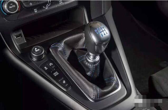 详解手动挡汽车换挡的标准，老司机也经常犯错，看完开得更顺畅