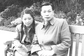 美国最害怕的三个中国人，每位都是国家栋梁，看他们无悔的一生！视频封面