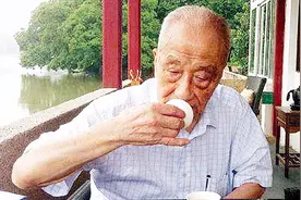 老人长寿有哪些说法？为何108岁的老人被称为“茶寿”？视频封面