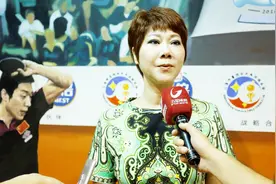 施之皓前妻曹燕华近况！被抛弃后自力更生，今有男友却不愿结婚视频封面