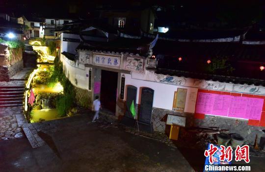走近中国历史文化名村桂峰村：有路皆石 古色古香