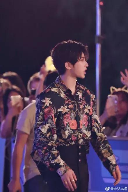 发单曲,上综艺……百分九个人发展走花路,但合体的作品在哪儿呢?