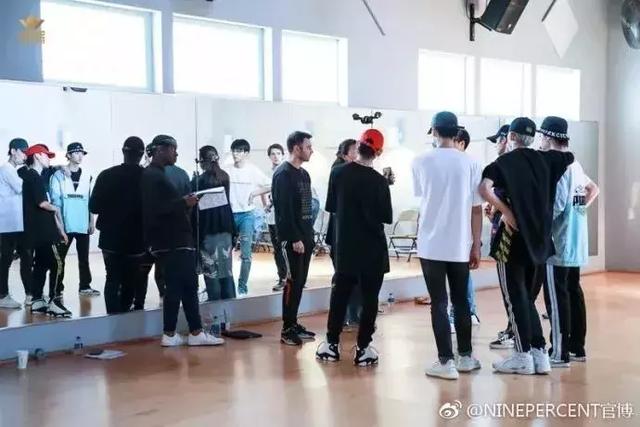 发单曲,上综艺……百分九个人发展走花路,但合体的作品在哪儿呢?