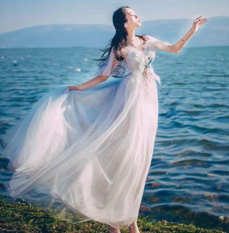 长得像仙女下凡的星座是什么,背影看是小仙女,正面看更是大美人的三大