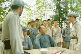 陈毅找乌龙山游击队要水喝，说来这三天了，连水都没喝饱视频封面