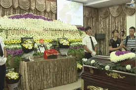 英雄魂归！中船重工第七六〇所黄群同志骨灰回到武汉视频封面