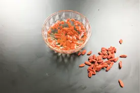 枸杞泡水喝的正确方法，很多人都做错了这步，难怪天天喝也没效果视频封面