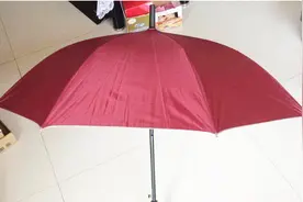 雨伞清洗方法不对直接报废，妈妈教我一招，快速去除污垢不伤伞