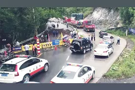 中国再建世界“最牛”工程！实拍：特警全程押运超级变压器视频封面