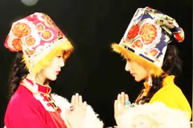 阿佳组合分开之前的珍贵演出，三大藏族美女演唱《湖之恋》视频封面