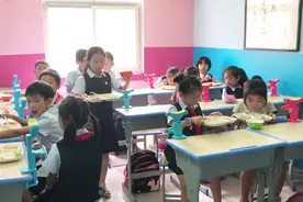 暗访郑州午托班：鱼龙混杂，男女混住！校外安全谁来负责？视频封面