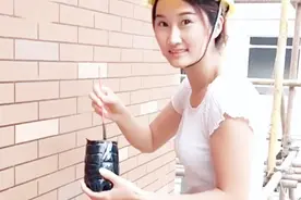 23岁农村姑娘，跟随老爸外出打工，生活让一个美女变身成为女汉子视频封面