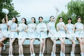 平均身高1米7，浙大美女学霸组成的啦啦操队，惊艳央视舞台视频封面