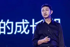 8848手机被认为是“奢侈炫耀”，总裁周佳回应：外界误解了！视频封面