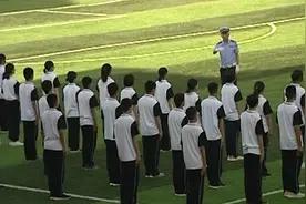 交警变身教官，中学军训变“警训”