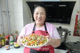 源子：煮熟的花生吃不完，可以试试这个吃法，鲜香入味，越嚼越香