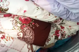 河南农村女孩结婚，娘家都会准备十几床被子，这是什么意思呢？视频封面