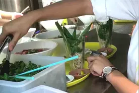 “食神”蔡澜在深圳做起越南粉 饭馆现场种青菜视频封面