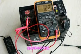 生活小技巧，利用废旧笔记本电源，将没电的汽车电瓶充满电